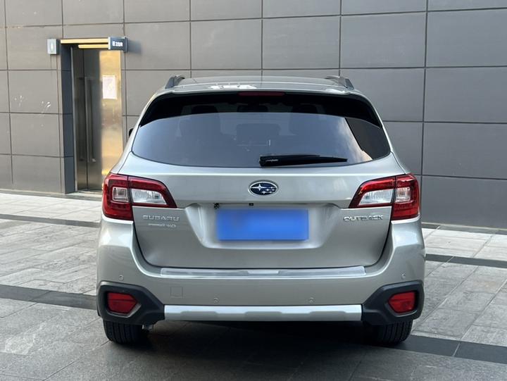 2017 2.5i Sport EyeSight photo 6
