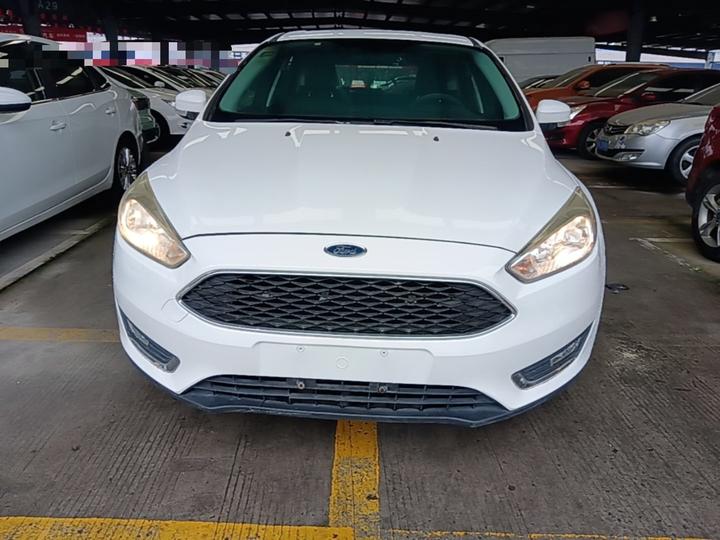 Focus 2015 Hatchback 1.6L AT photo 2