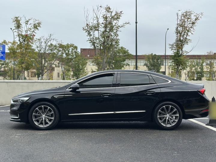 LaCrosse 2022 652T Luxury photo 3