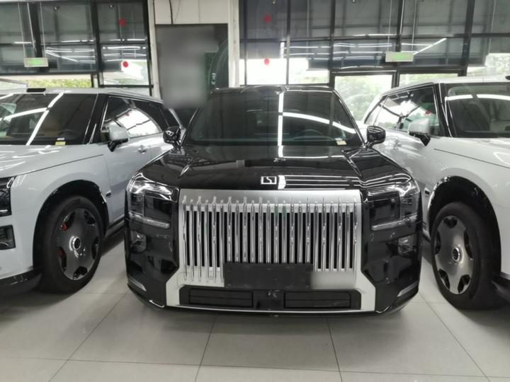 9X 2025 Ultra 70kWh 6-Seater photo 2