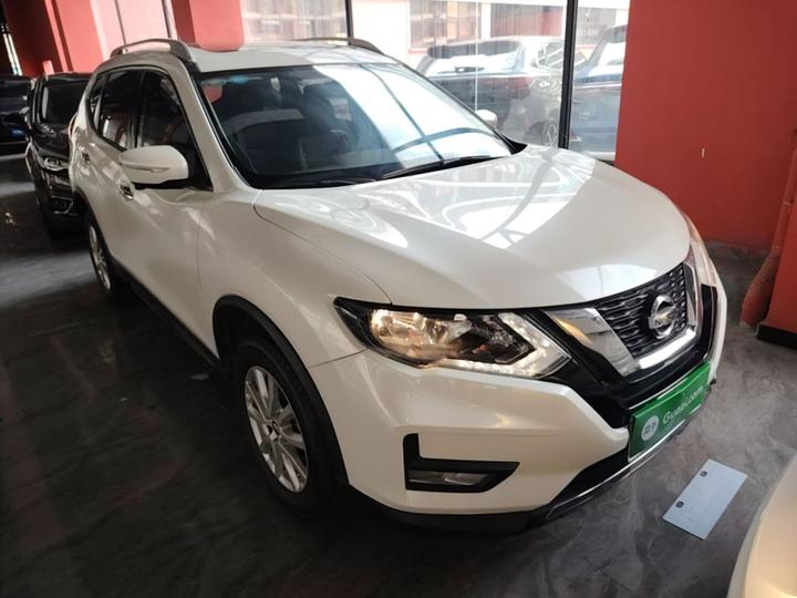 X-Trail 2017 2.0L CVT Comfort 2WD photo 3