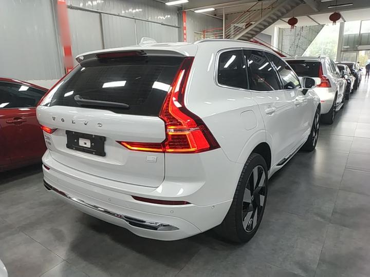 XC60 EV 2024 T8 PHEV Long Range AWD Luxury photo 4