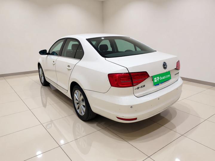 Sagitar 2015 1.6L AT Comfort photo 4