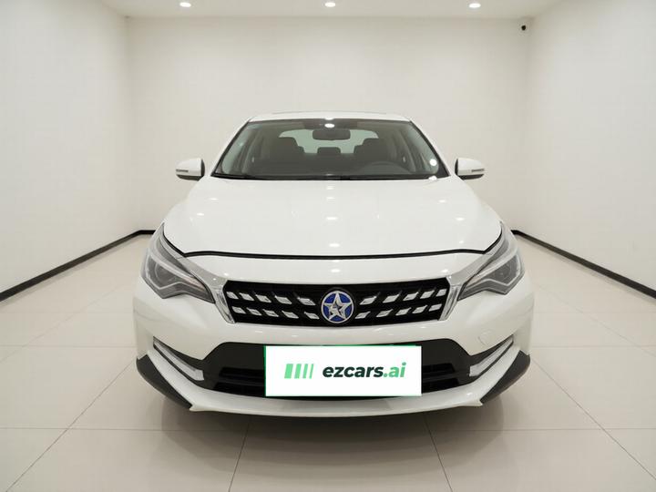 D60 2018 1.6L CVT Connected Elite photo 2