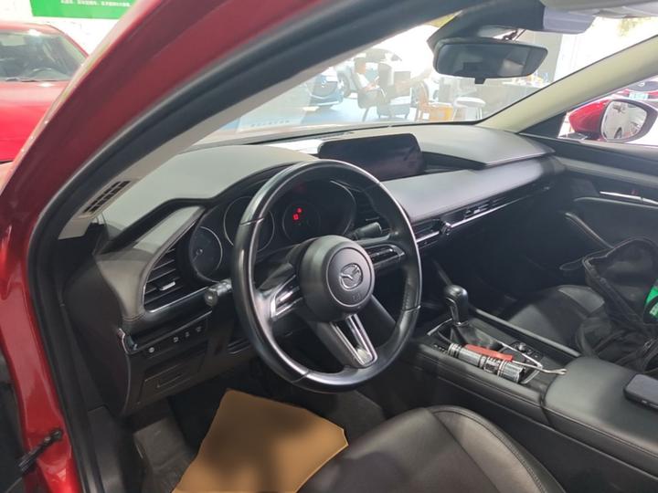 3 Axela 2022 2.0L AT photo 5