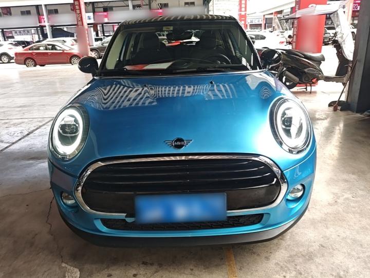 2018 1.5T COOPER Classic 5-Door photo 2