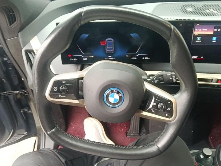 iX 2022 M60 photo 6