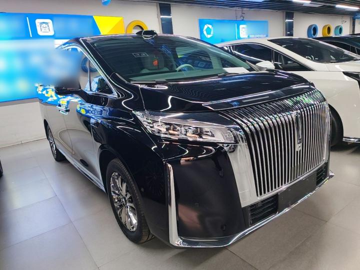 2025 AWD 8 photo 3