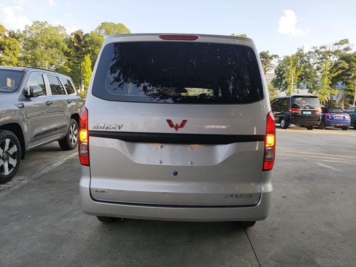 Wuling Hongguang V 2022 1.5L LAR photo 3