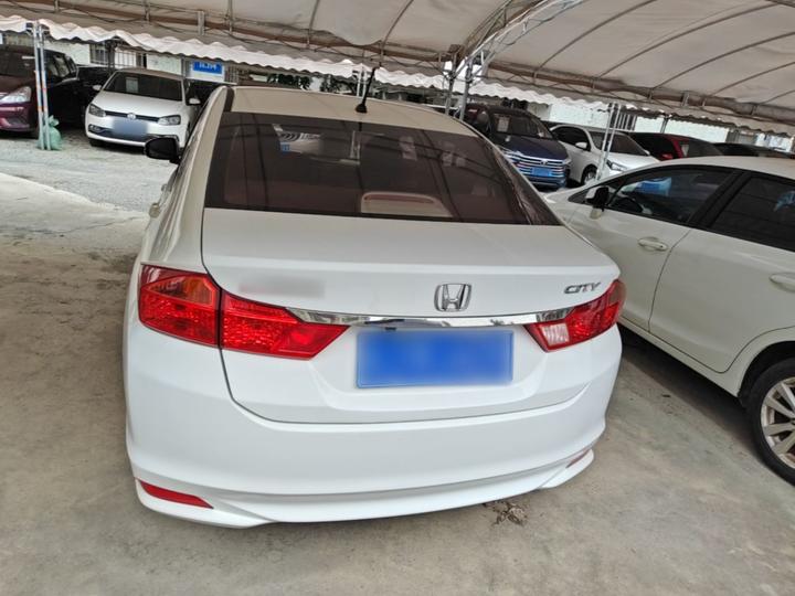 2018 1.5L CVT Comfort photo 3
