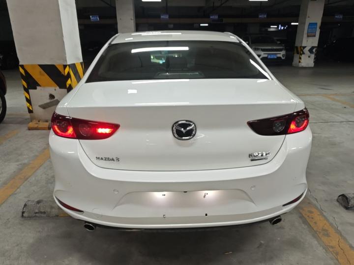 3 Axela 2020 2.0L AT photo 3