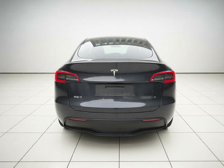 Model Y 2024 RWD photo 5