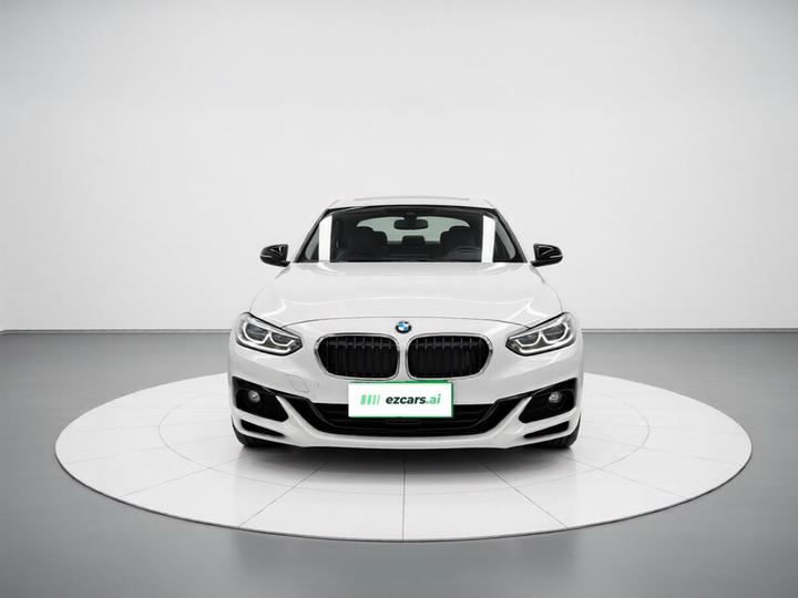 1 Series 2018 118i Sport photo 2