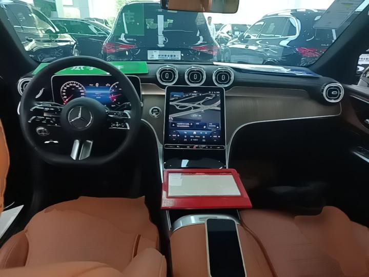 GLC 2024 Facelift GLC 300 L 4MATIC Dynamic 5-Seater photo 5