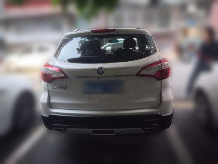 T70X 2015 2.0L MT Sport photo 5