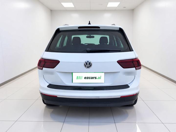 Tiguan L 2017 380TSI AT AWD Luxury photo 5