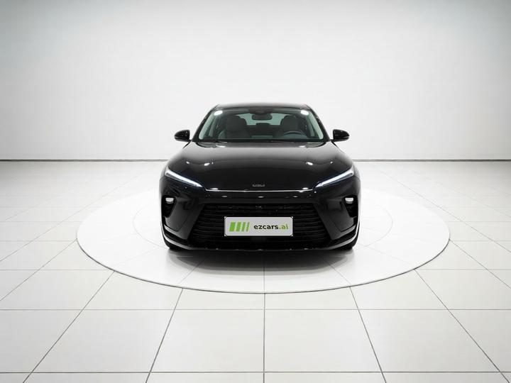 2025 Envision Plus 28T RWD photo 2