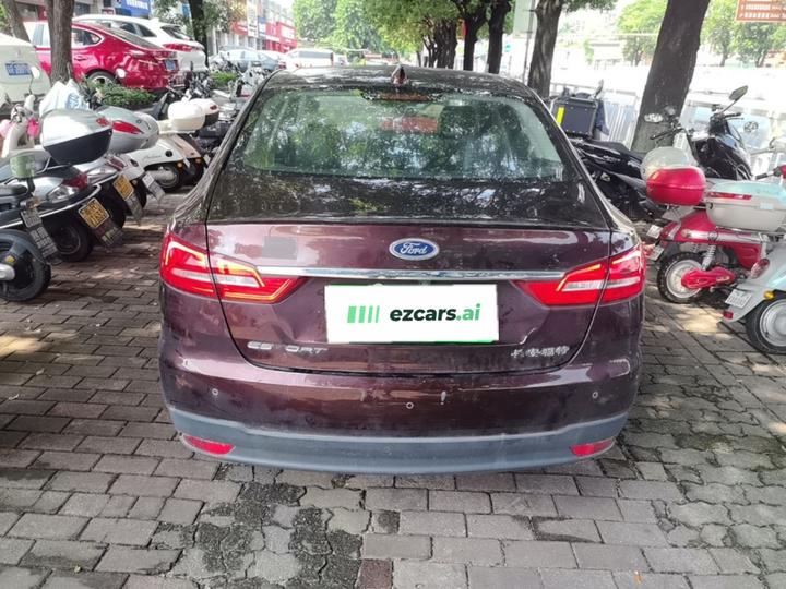 Escort 2019 1.5L AT photo 5