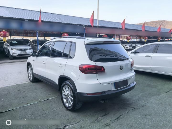 Tiguan 2016 300TSI AT AWD photo 4