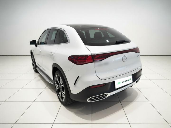 EQE SUV 2023 350 4MATIC Luxury photo 4