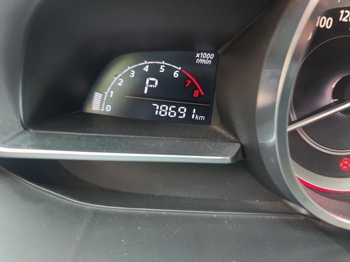 3 Axela 2016 Hatchback 1.5L AT Luxury photo 6