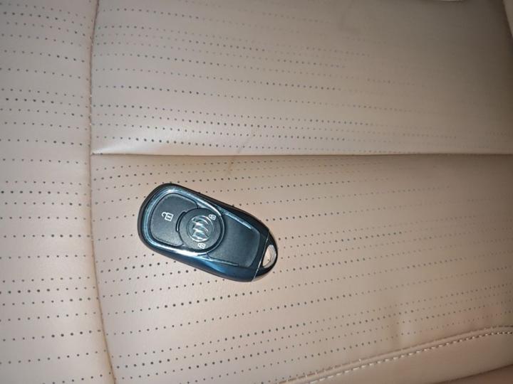 GL6 2021 323T Mild Hybrid Luxury photo 8