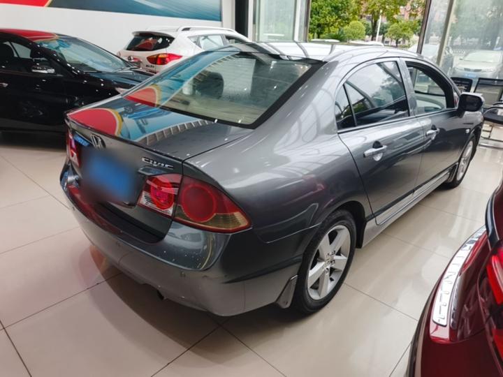 CiiMO 2012 1.8L AT photo 6