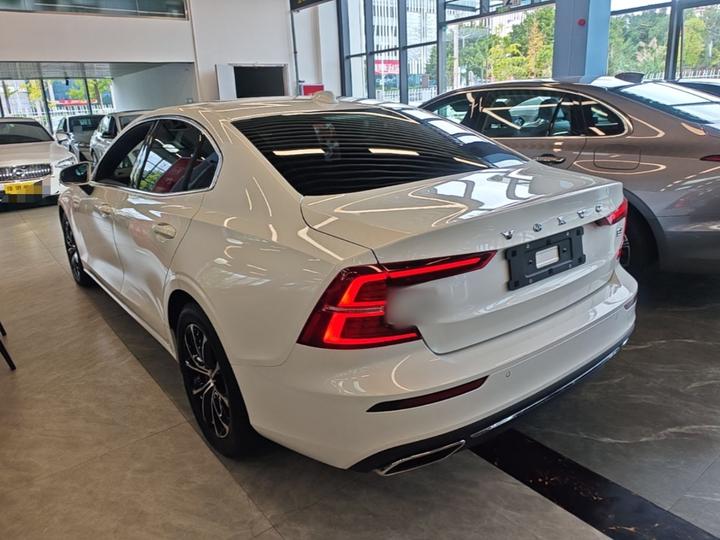 S60 2022 B4 Luxury photo 4