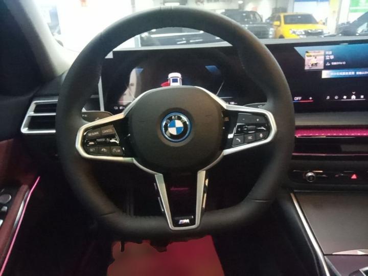 i3 2025 eDrive 35 L photo 2