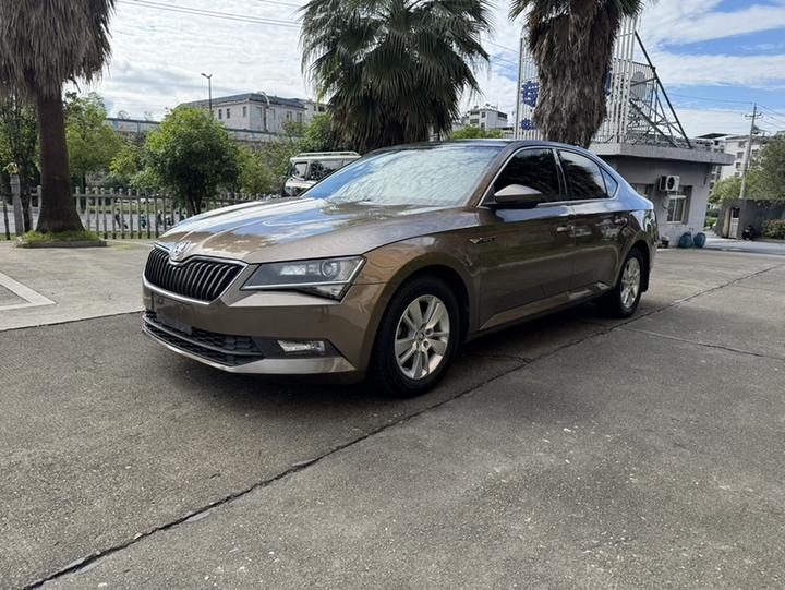Superb 2016 TSI280 DSG