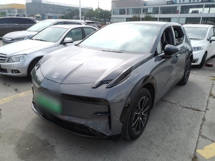 X 2025 4-Seater RWD