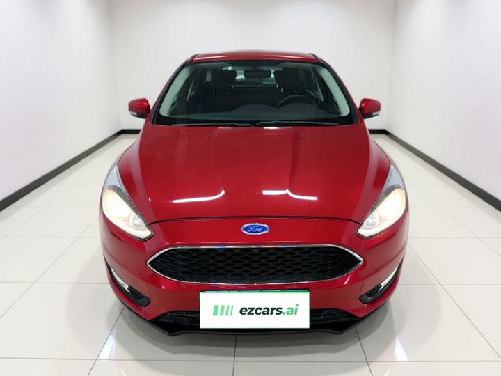 Focus 2015 Hatchback 1.6L AT Comfort photo 2