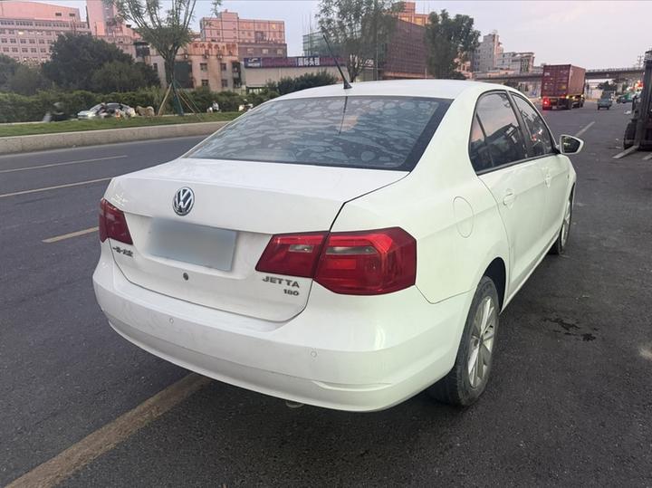 2015 1.6L AT Comfort photo 6