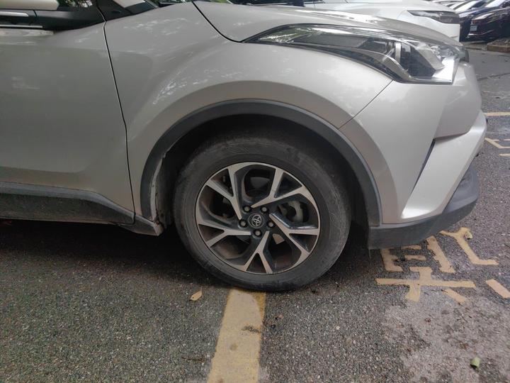 C-HR 2020 2.0L Leading photo 8