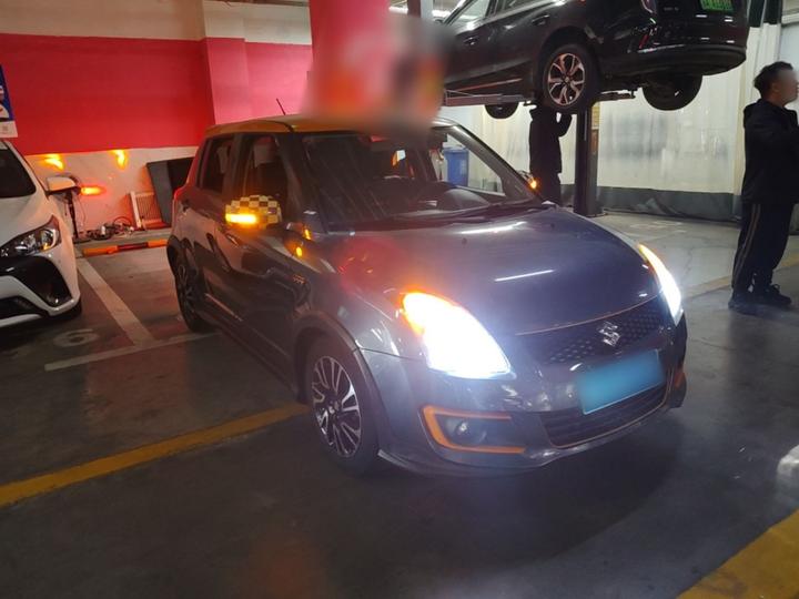Swift 2016 1.5L AT Fashion photo 3