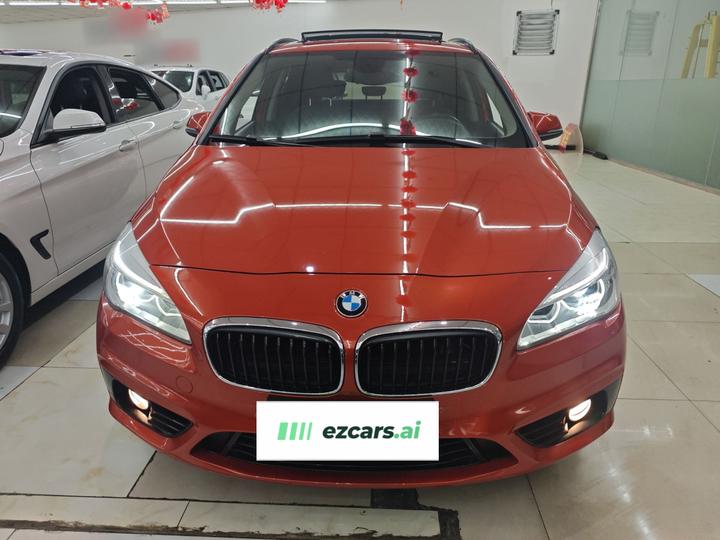 2 Series Wagon 2016 218i Sport Design Package photo 2