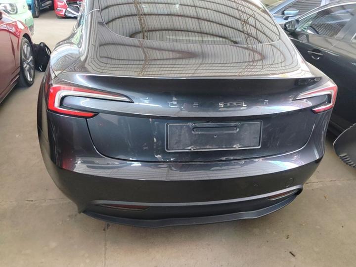 Model 3 2023 RWD photo 5