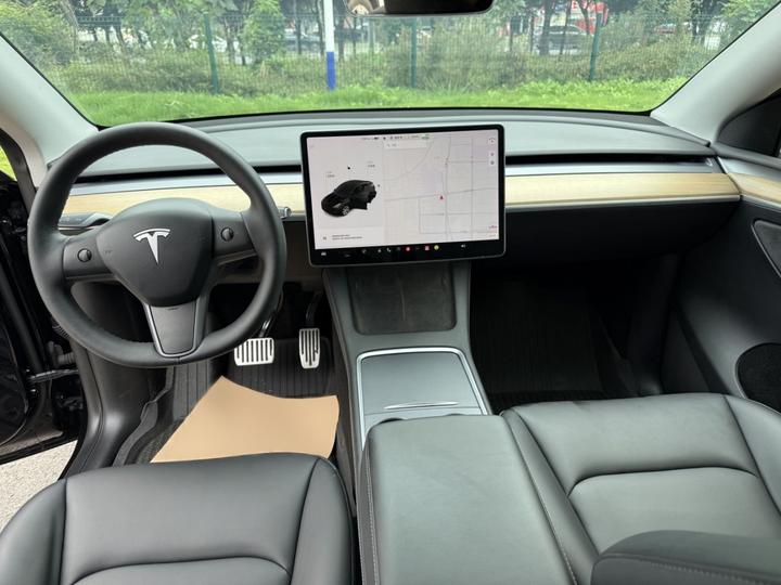 Model Y 2021 Standard Range RWD photo 8