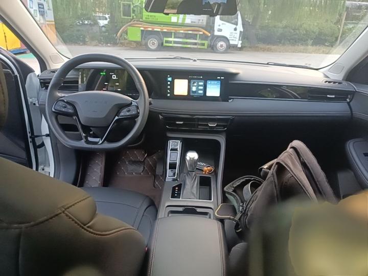 i5 2023 1.5L CVT Luxury photo 5