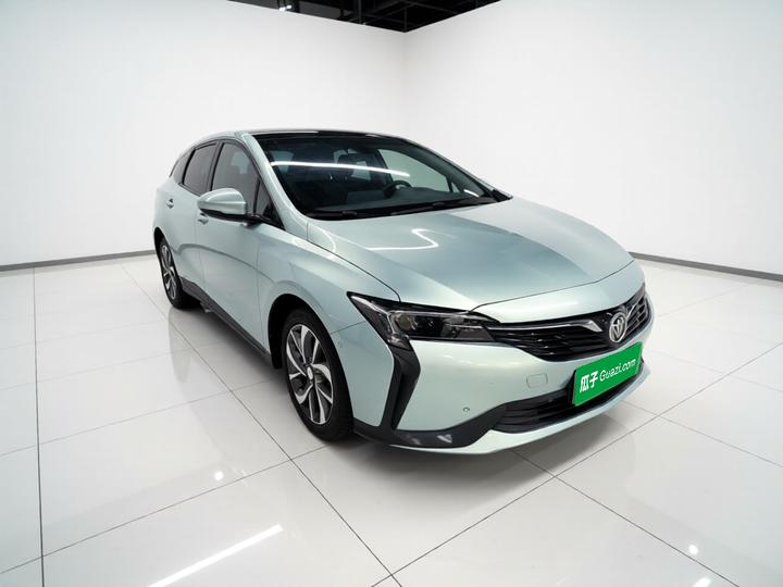 6 2022 PHEV photo 3