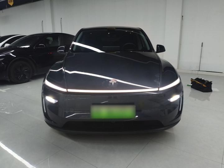 Model Y 2025 RWD Launch Edition photo 2