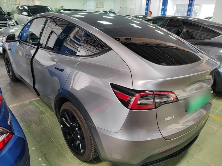 Model Y 2024 RWD photo 4