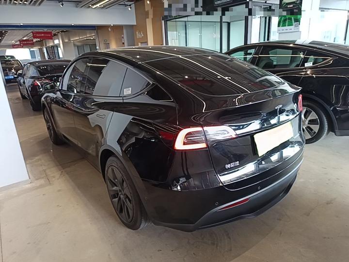Model Y 2023 RWD photo 4