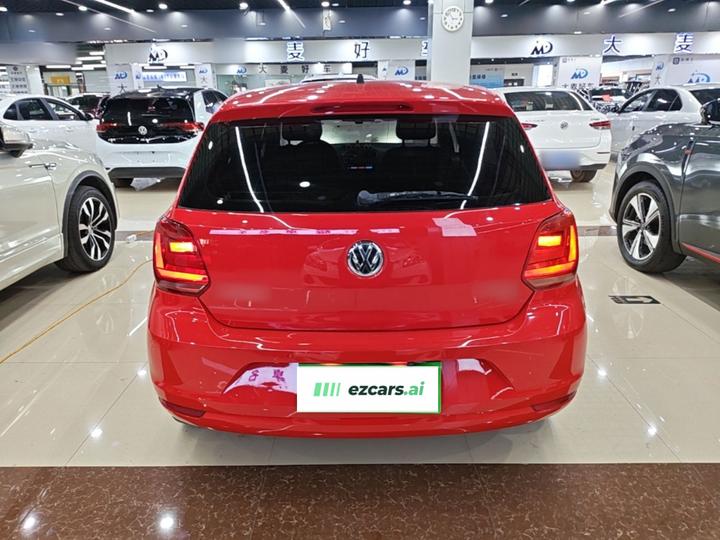 Polo 2016 1.6L AT Comfort photo 5