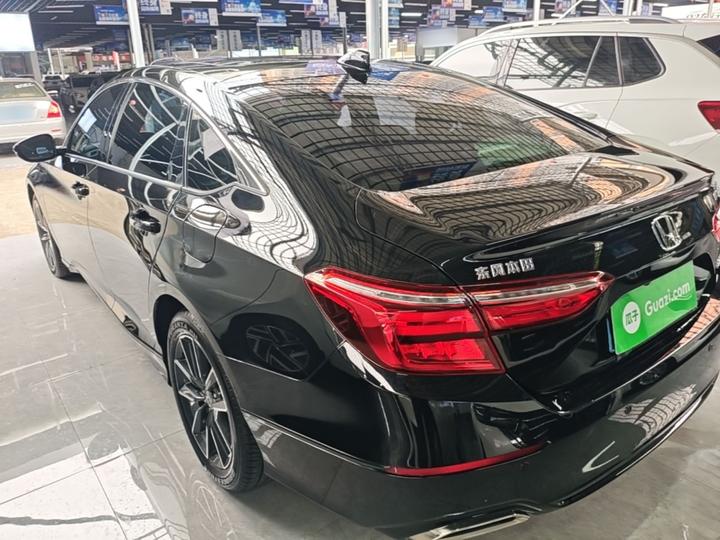 2022 260TURBO photo 4