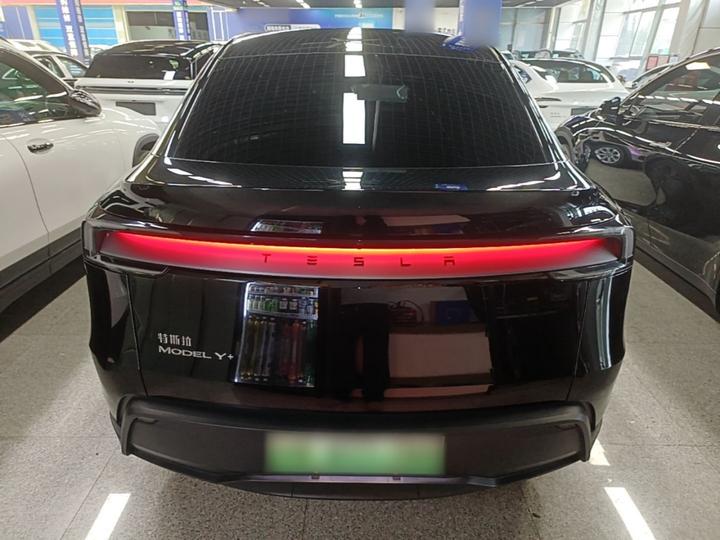 Model Y 2025 Long Range AWD photo 5