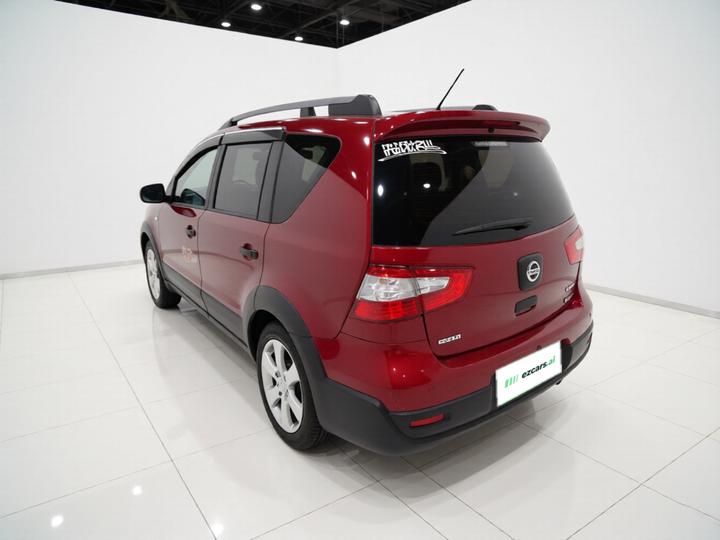 2013 1.6XV CVT Luxury photo 4