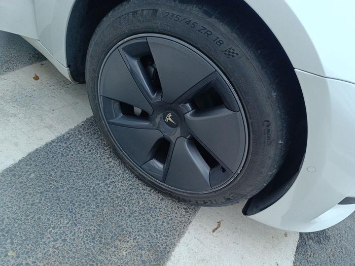 Model 3 2022 RWD photo 8