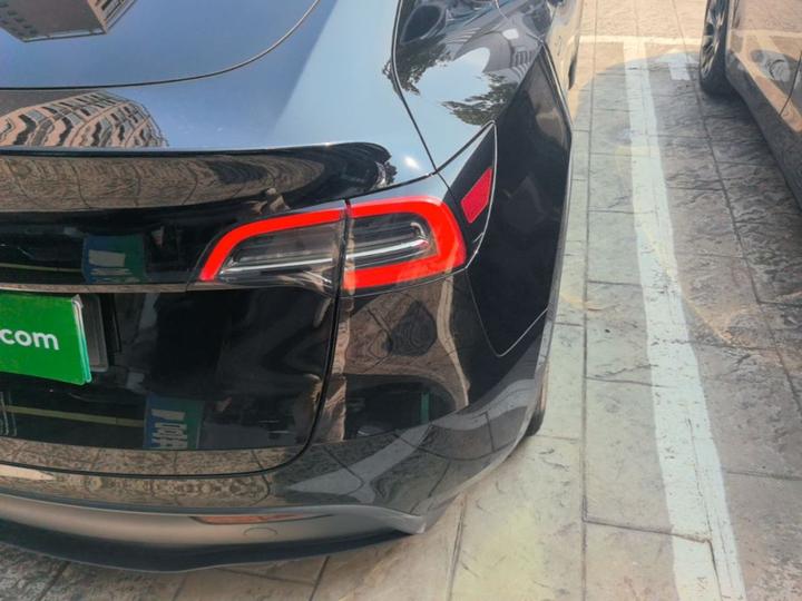 Model Y 2024 RWD photo 7