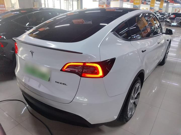 Model Y 2022 RWD photo 6